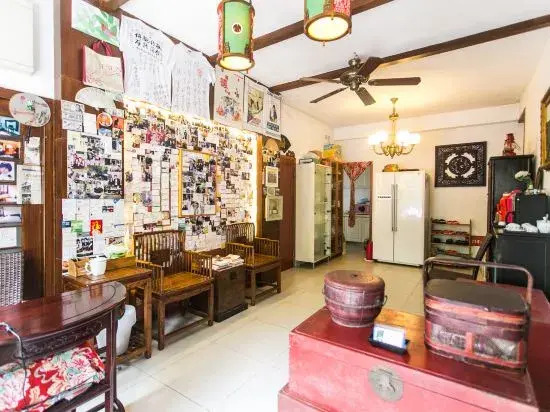 Lou＇s Inn