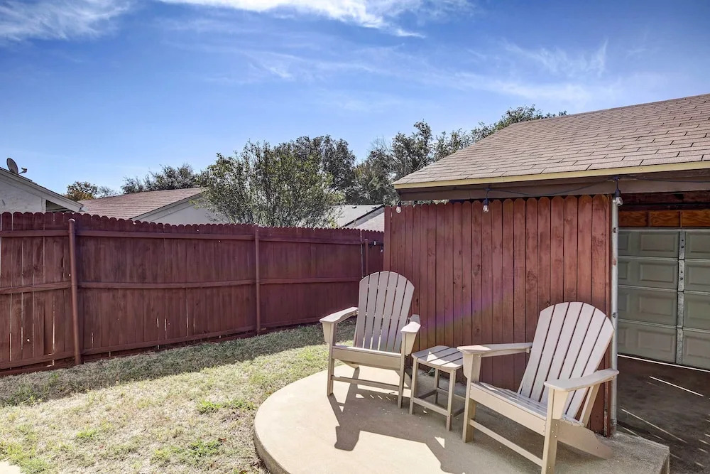 Stylish Allen Home near Watters Creek Village