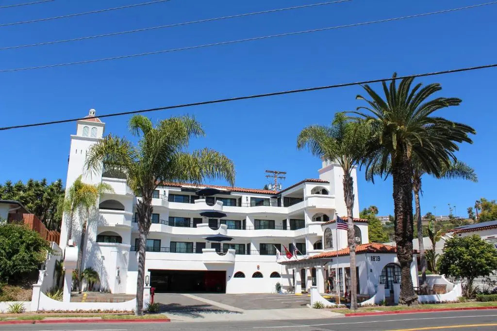 The Surfbreak Hotel