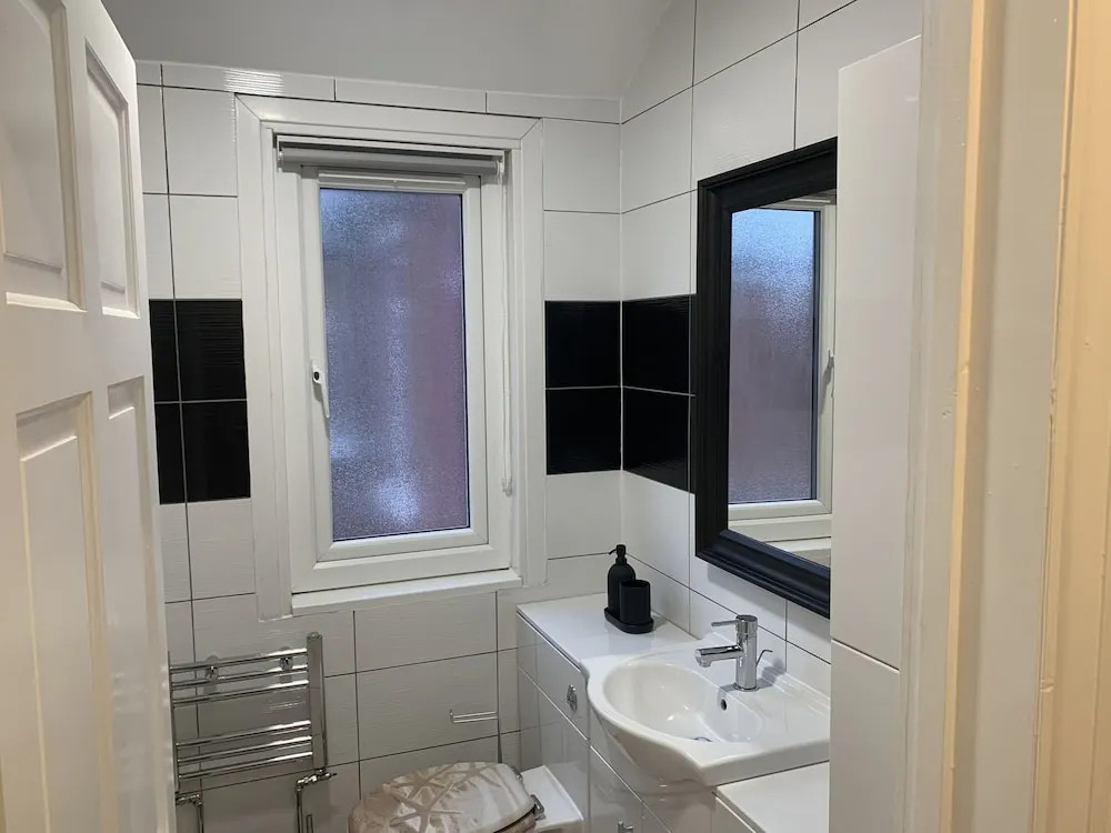 House - Sleeps 10 - Garden - Close to City Centre