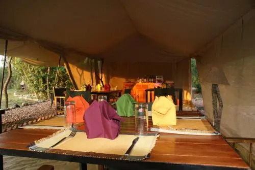 Queen Elizabeth Bush Lodge by NATURE LODGES LTD