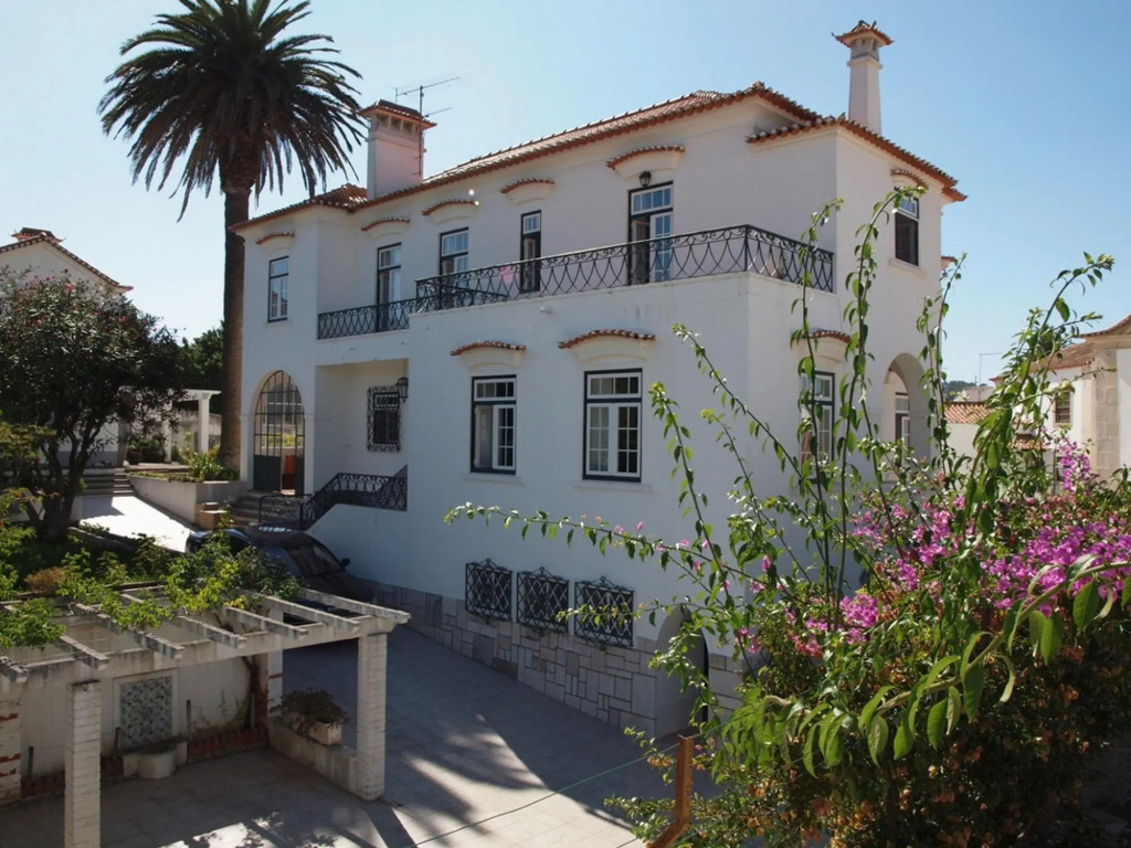Sprawling Villa Near Alenquer