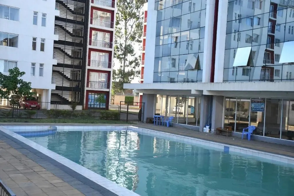 Lux Suites Racecourse Gardens Studio Apartments