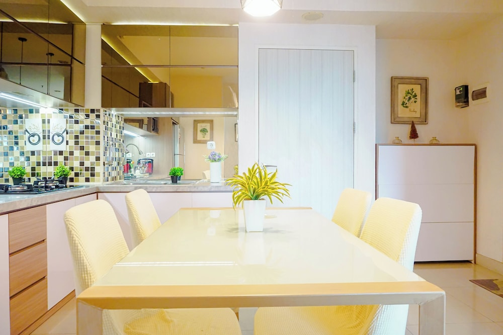 Pleasant And Relaxing 2Br Apartment Grand Kamala Lagoon