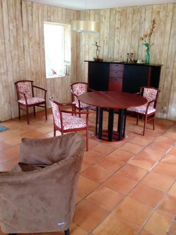 Villa charmante à Arpaillargues-et-Aureillac avec piscine privée