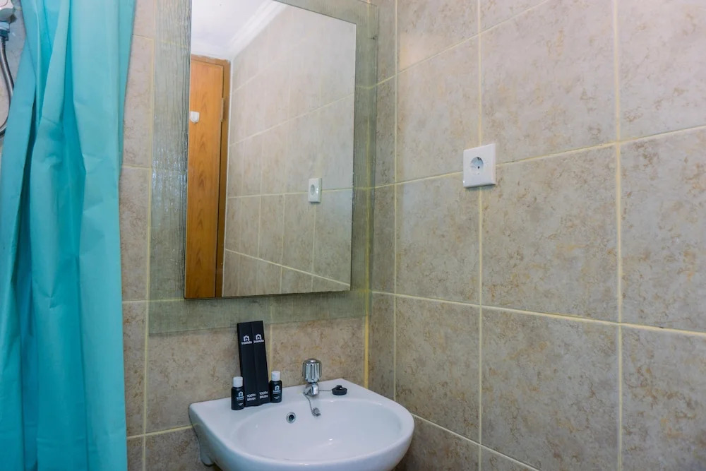 Modern Look And Comfy Studio Great Western Resort Apartment