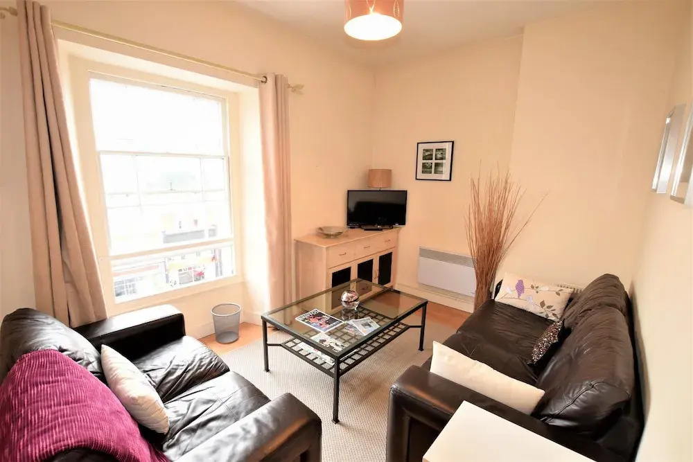 Spacious 3 bedroom - yourapartment