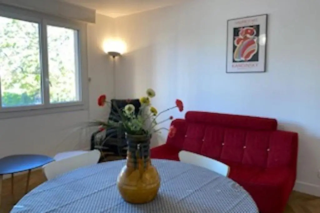 Bright 70m Cosy Near the Beach