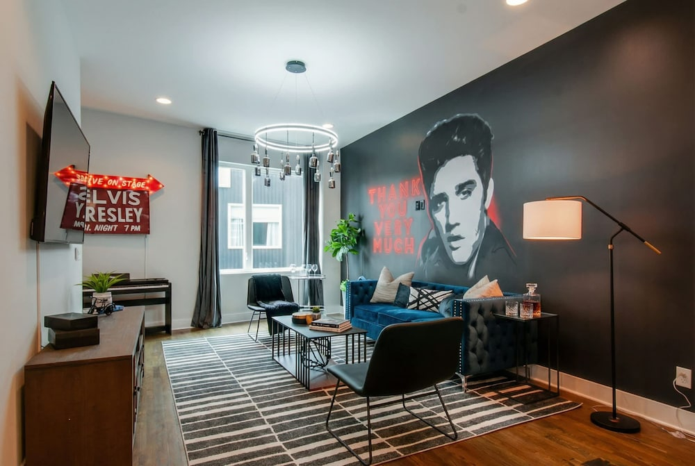 King Queen 2 Homes - 24 Beds City Views