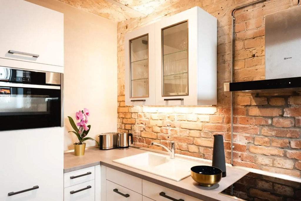 2 independent Luxury LOFTS side by side. 152m2. 4BR. Co-CLEAN grocery help