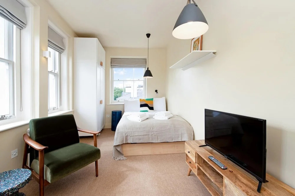 Studio in Historic Building Near Primrose Hill