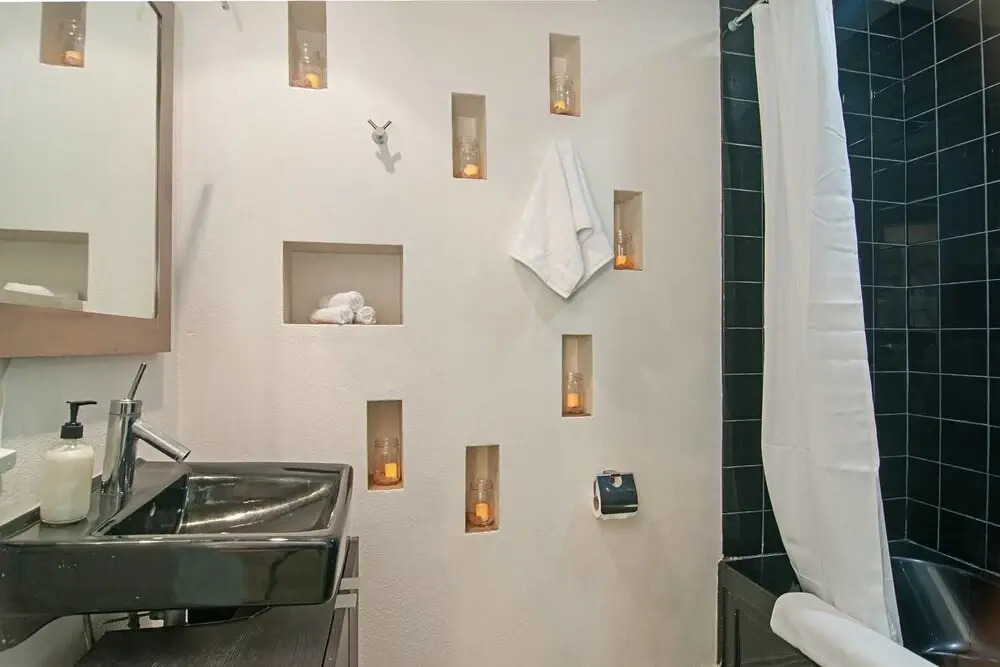 Charming Studio in Little Italy w/ Patio by Domio