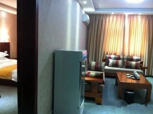 Xingyang Guoren Holiday Hotel