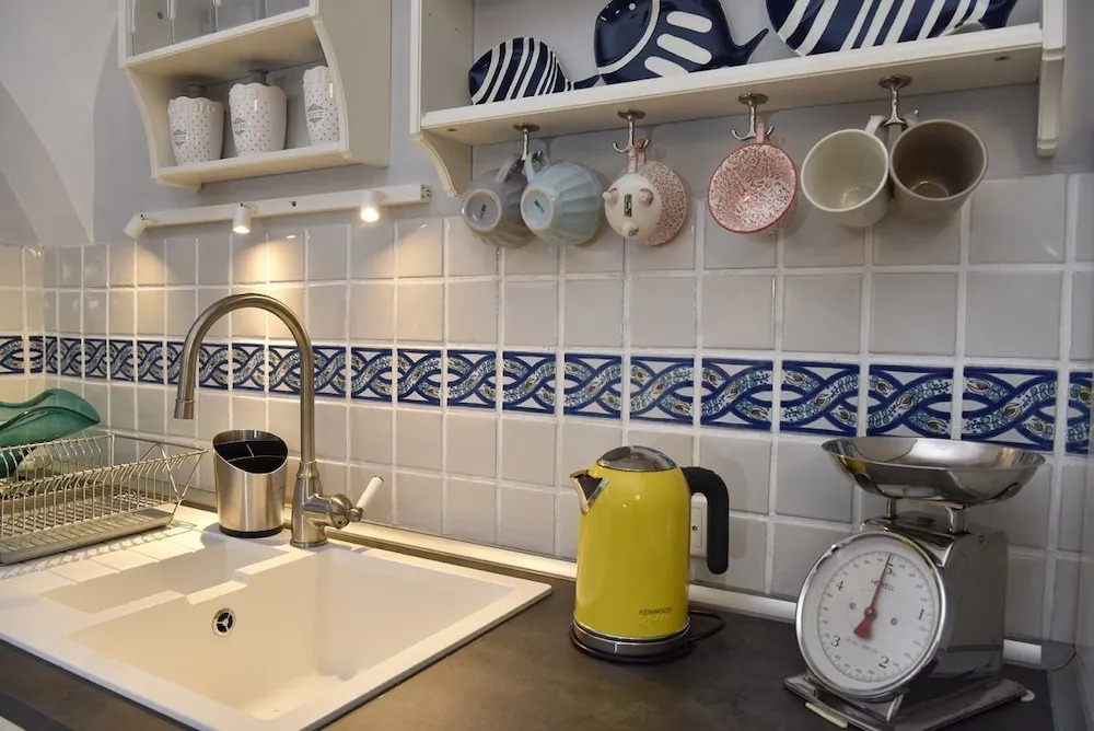A' Studio Apartment - BH 117
