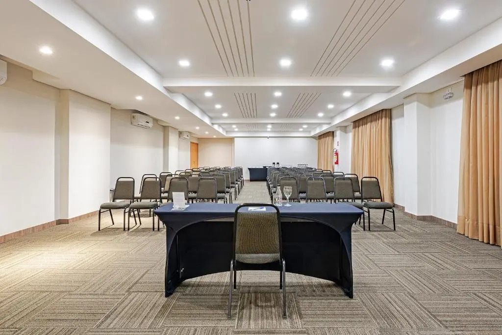 Slim Hotel Curitiba Av das Torres