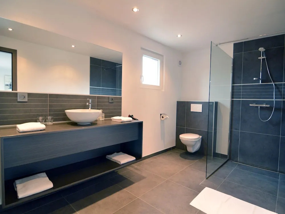 Lavish Villa in Malmedy with Heated Pool, Hot Tub, Infrared Sauna