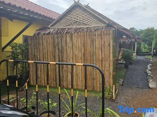 Long beach simple House