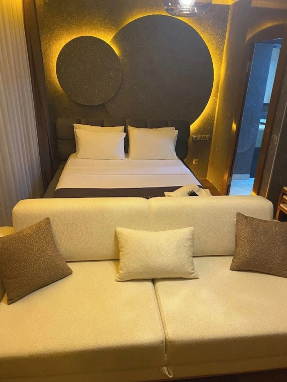 Eli̇t Perla Suit