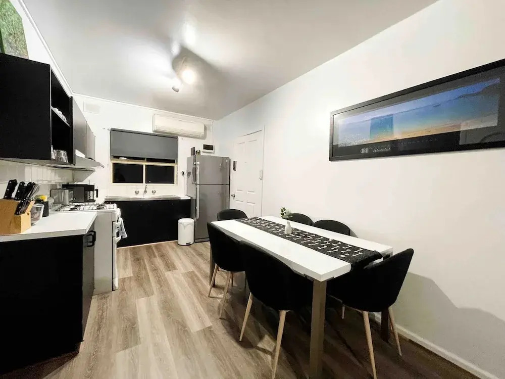 Unwind Esplanade Beach Escape No 5