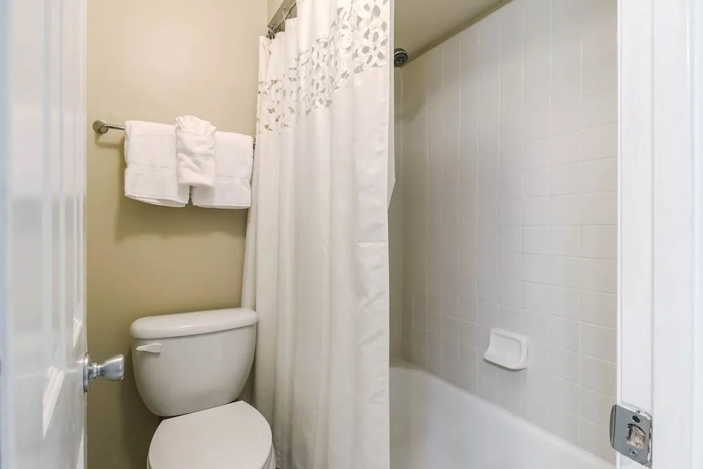 Dog Friendly Forest Ridge Condo Close to Beach by RedAwning