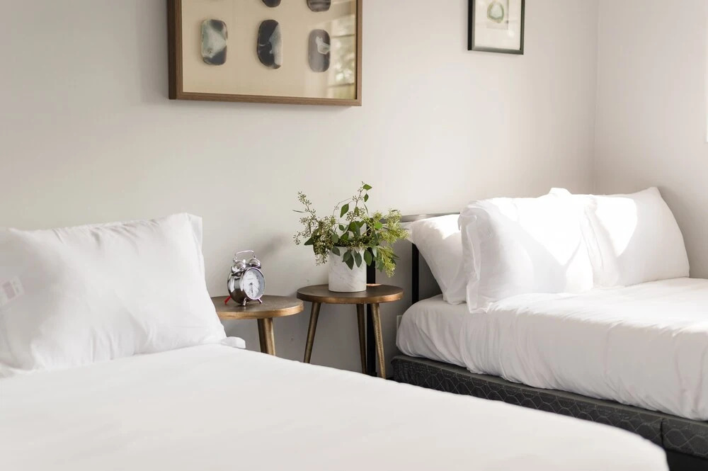 Cobalt - Modern Getaway w Pool - Close To Old Town