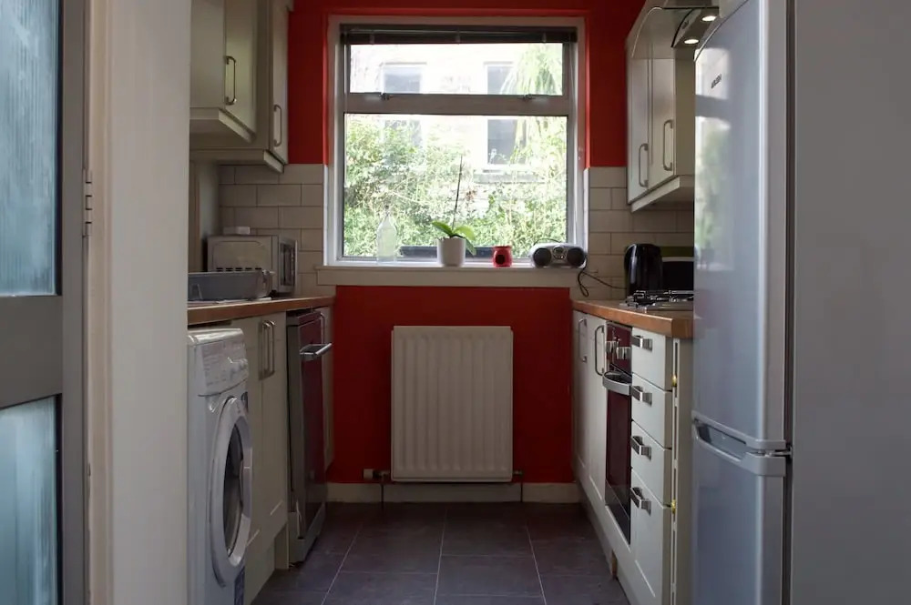 Garden Home Near City Centre With Parking, Sleeps 5