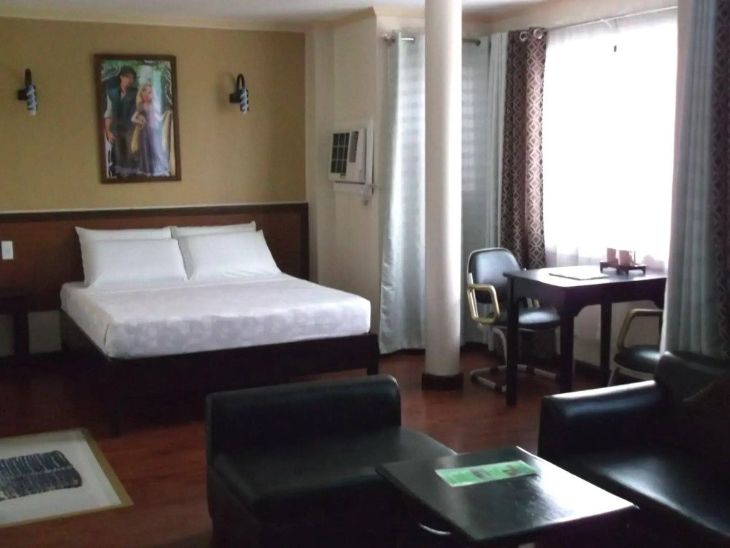 RueMango Apartelle and Suites