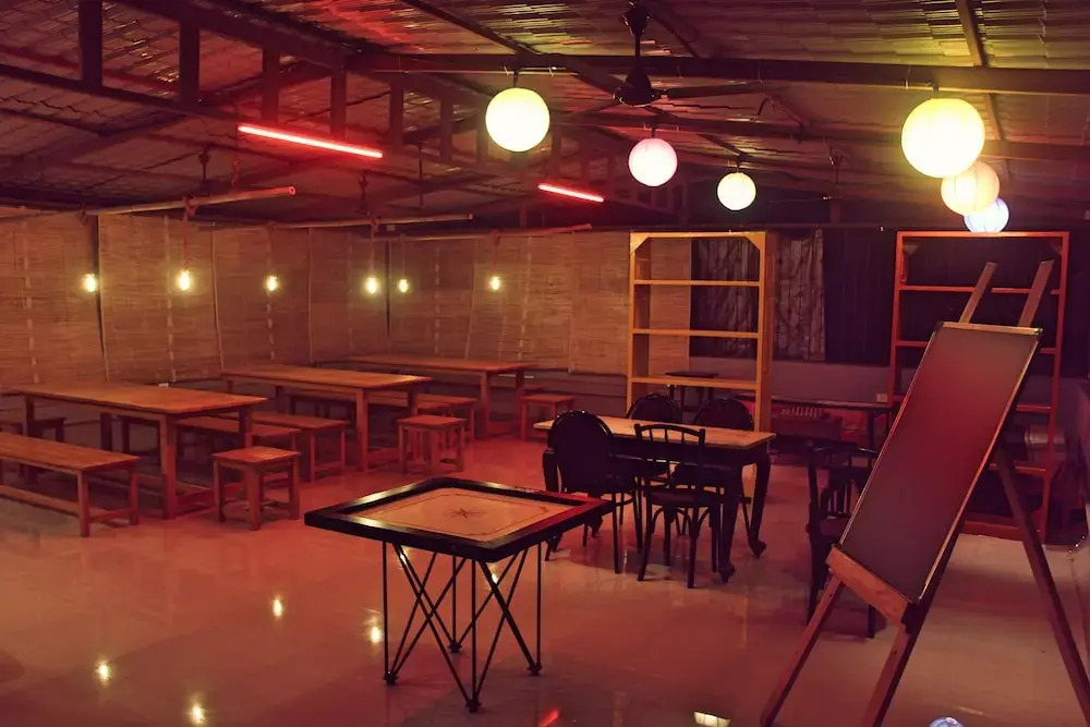 Cohostel
