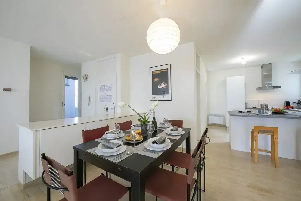 City Lake Apartment