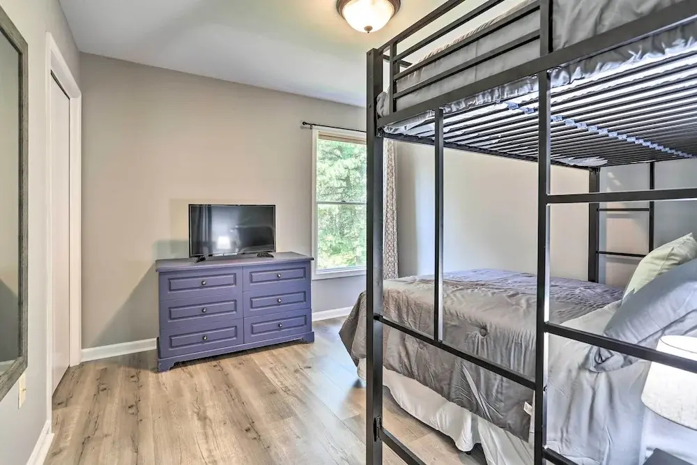 Scotron Home W/game Room - 5 Miles to Skiing!