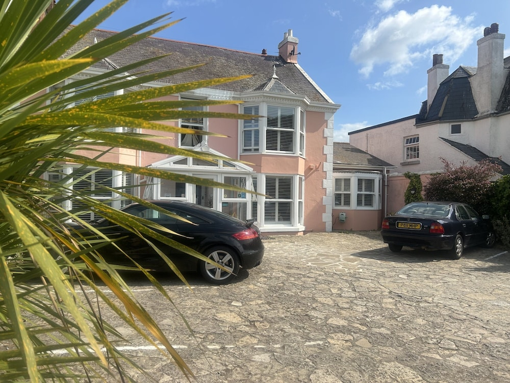 Potters Mooring Guest House
