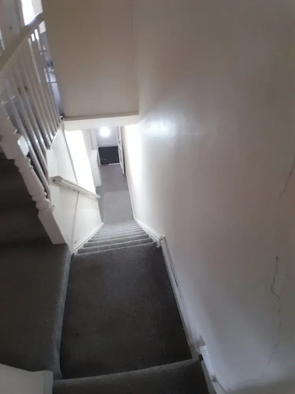 Blackpool - 2-beds - Sleeps 5 - Pet Friendly
