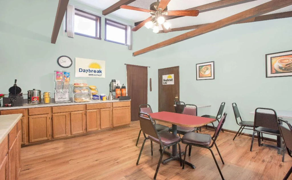 Travel Inn & Suites