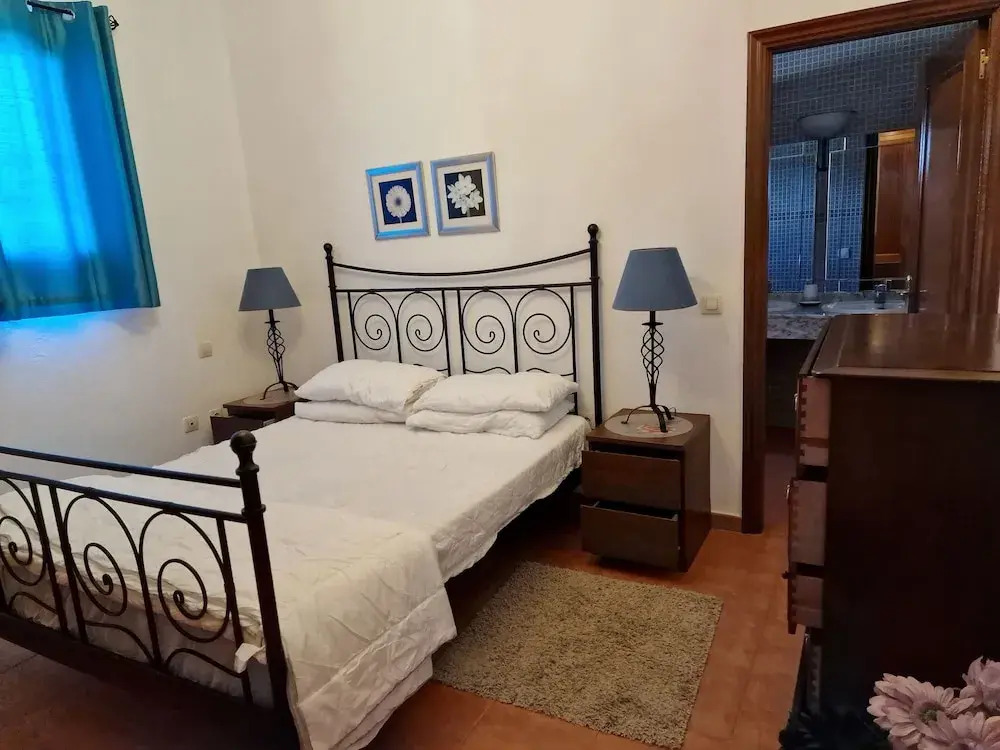 Villa Georgiana Spacious Quiet 4 Bed Property With Private Pool Sleeps 8
