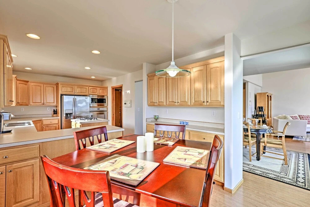 Birch Bay Waterfront Home - Steps to Beach!