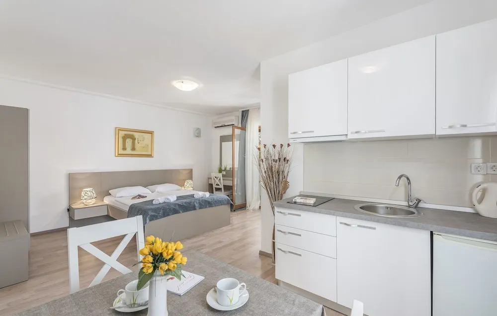Villa Ladavac B&B