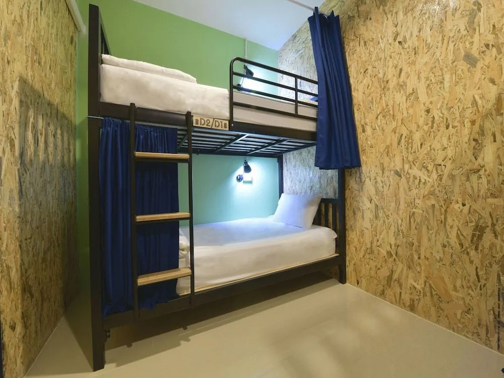 OYO 526 Baan Wararin Hostel