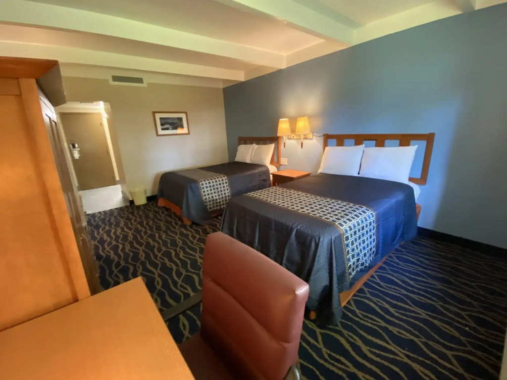 Economy Inn North Randall