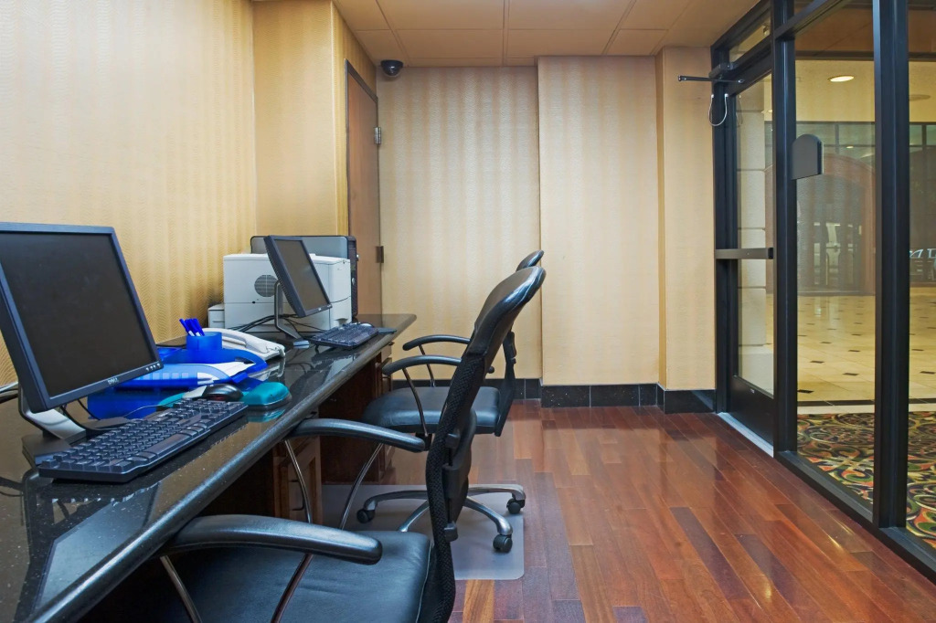 Holiday Inn Express Hotel & Suites Irving DFW Airport North by IHG