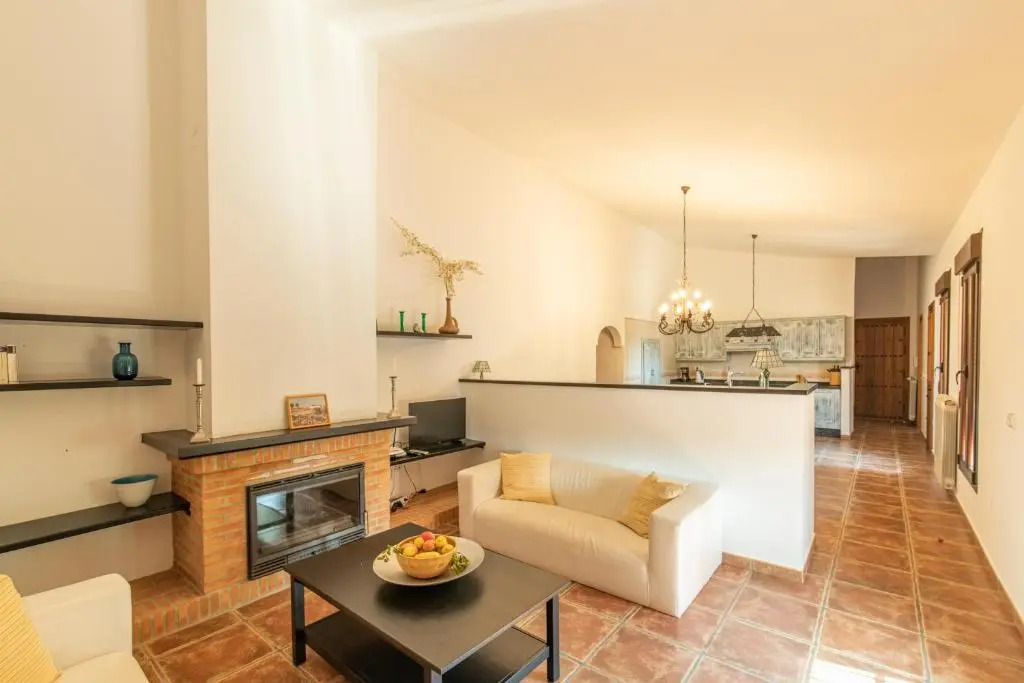 Cortijo Cantares by Rosas Cantares