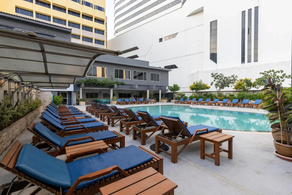 Nana Hotel