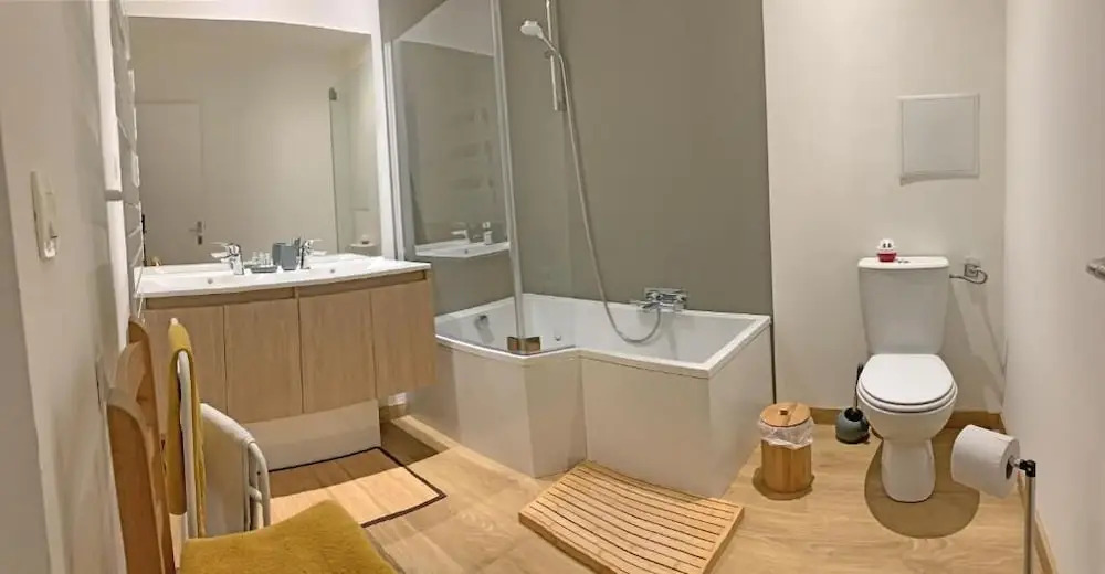 Chambres dHôtes avec cuisine au lac de la Raviège - Les Tables Aux Vaches