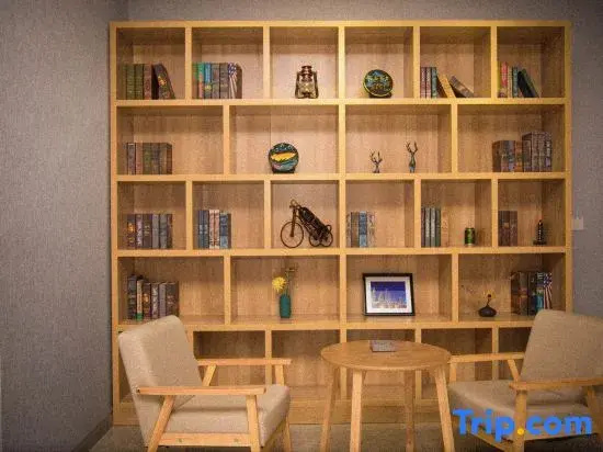 Home Inn Yubai Yun Hotel (Pingdu Xiamen Road Olympic Sports Center)
