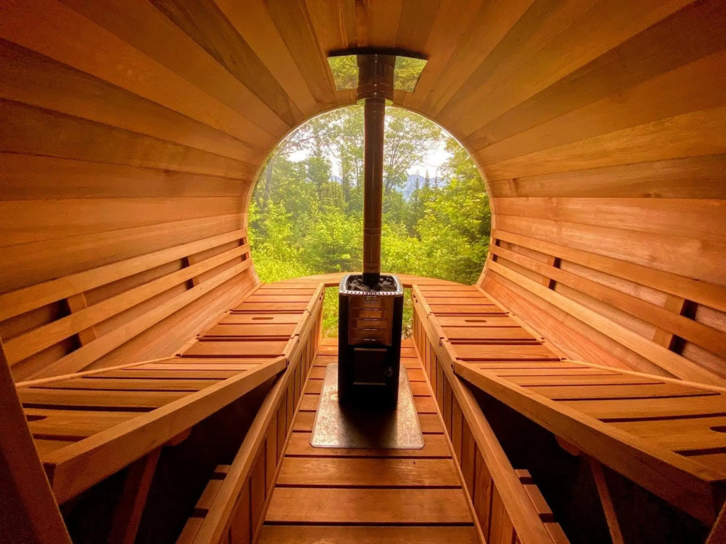 NEW!! Stunning home with breathtaking views, outdoor cedar sauna, great location!