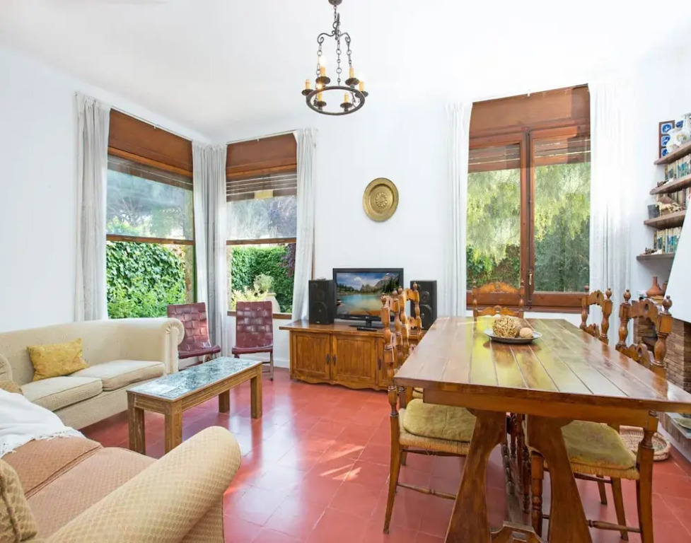 Villa With 4 Bedroom for 7 People