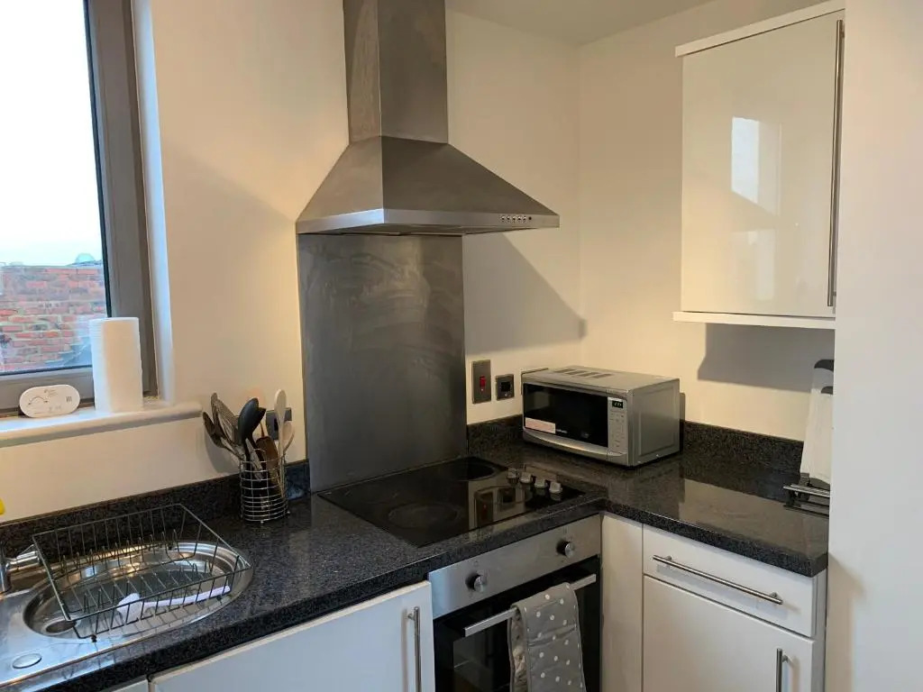 Central Darlington 2 Bed Apartment With Parking