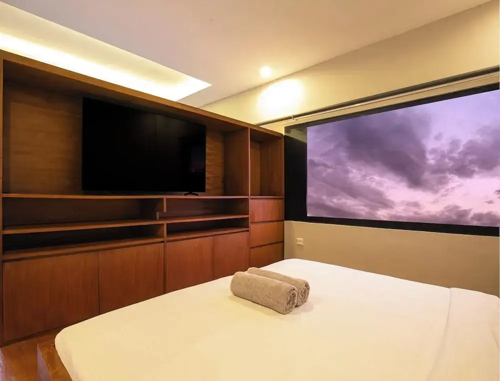 Villa MJ Modern Luxe 4BR with Big Pool & Rooftop