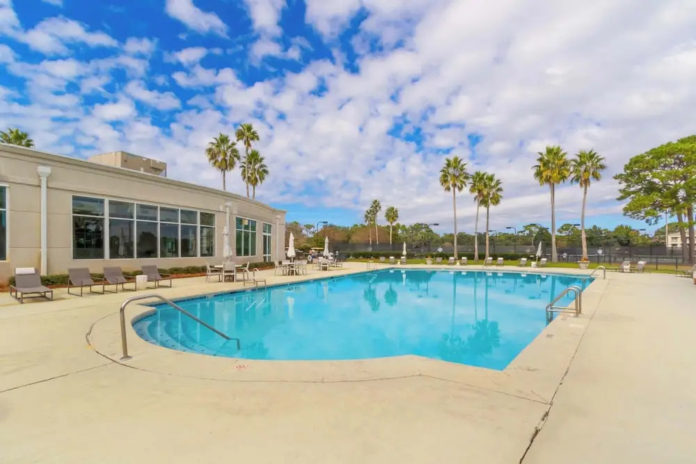 Luxury 3 Bed 3 Bath Resort Beaches Pool Golf