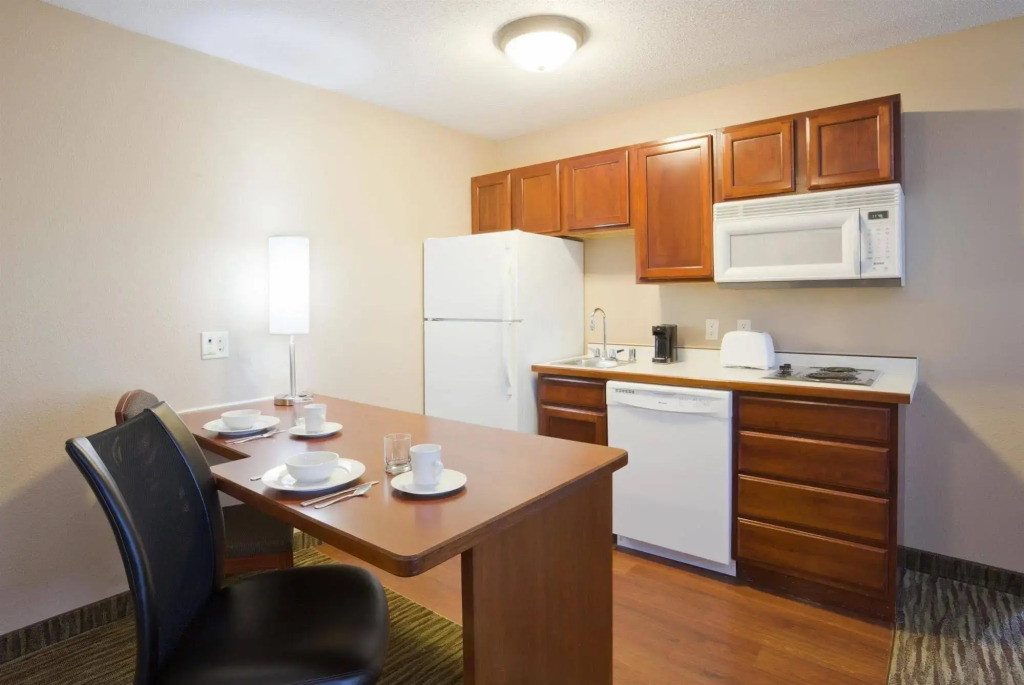 GrandStay Residential Suites Hotel - Eau Claire