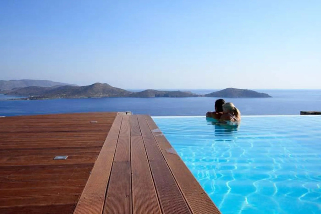 Amazing Views to Elounda Bay